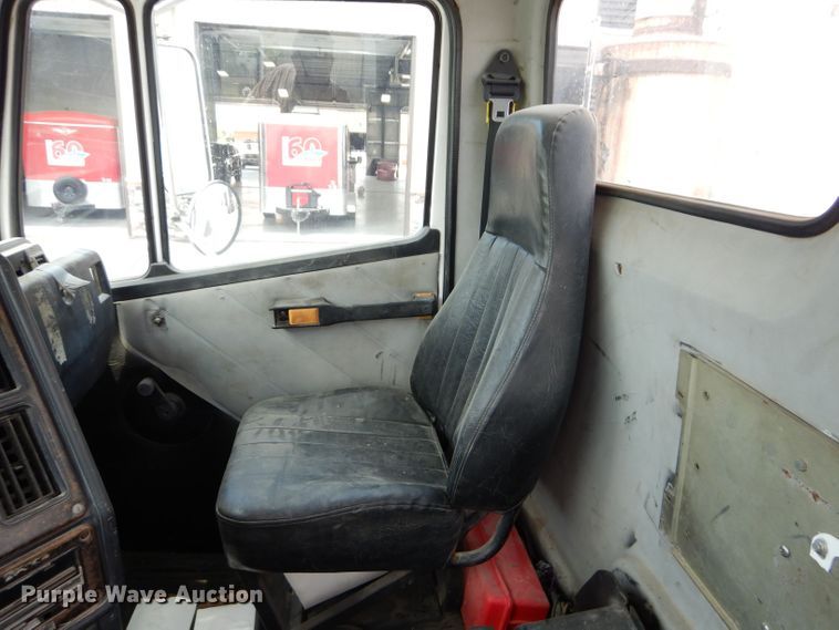 image for item DM4318 1994 Freightliner FLC  vacuum truck