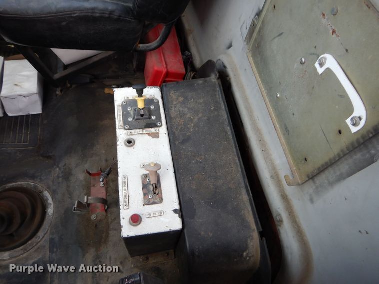 image for item DM4318 1994 Freightliner FLC  vacuum truck