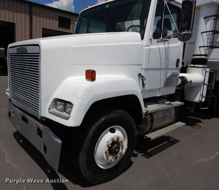 image for item DM4318 1994 Freightliner FLC  vacuum truck