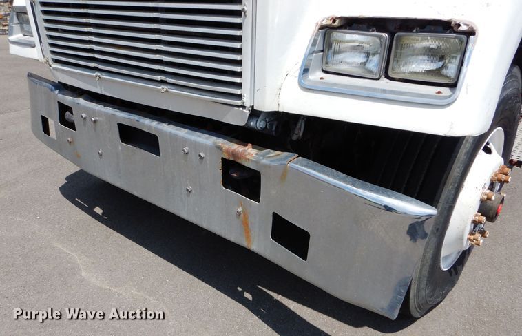 image for item DM4318 1994 Freightliner FLC  vacuum truck