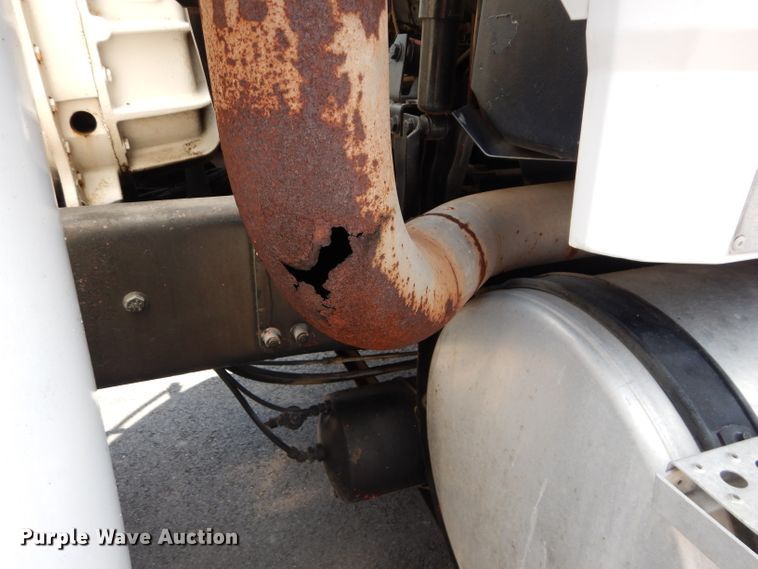 image for item DM4318 1994 Freightliner FLC  vacuum truck