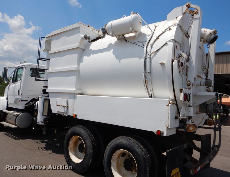 image for item DM4318 1994 Freightliner FLC  vacuum truck