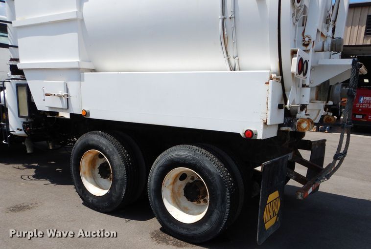 image for item DM4318 1994 Freightliner FLC  vacuum truck