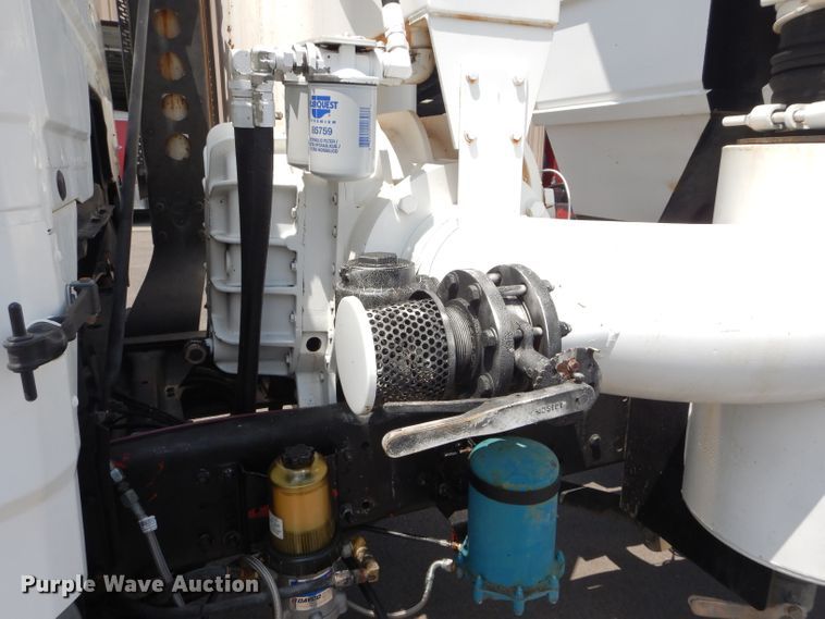 image for item DM4318 1994 Freightliner FLC  vacuum truck