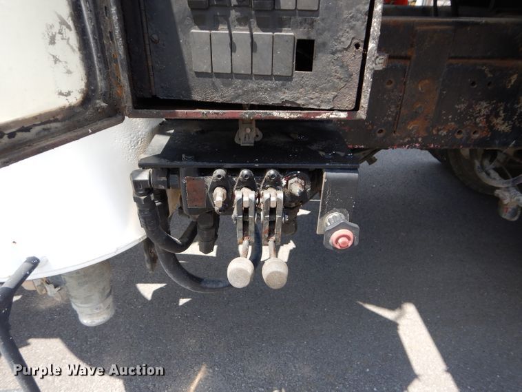 image for item DM4318 1994 Freightliner FLC  vacuum truck