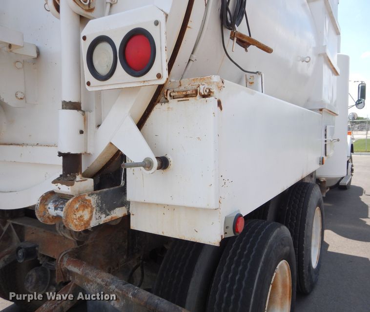 image for item DM4318 1994 Freightliner FLC  vacuum truck