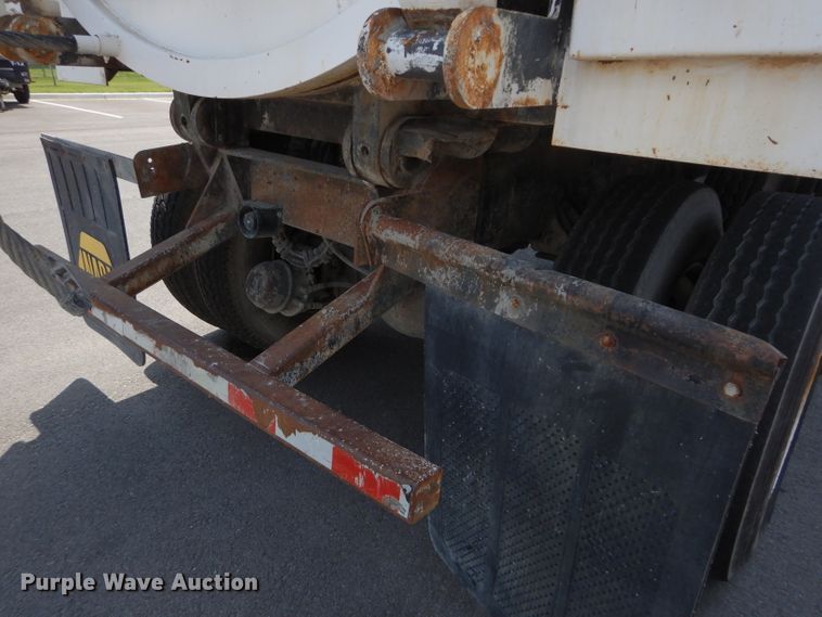 image for item DM4318 1994 Freightliner FLC  vacuum truck