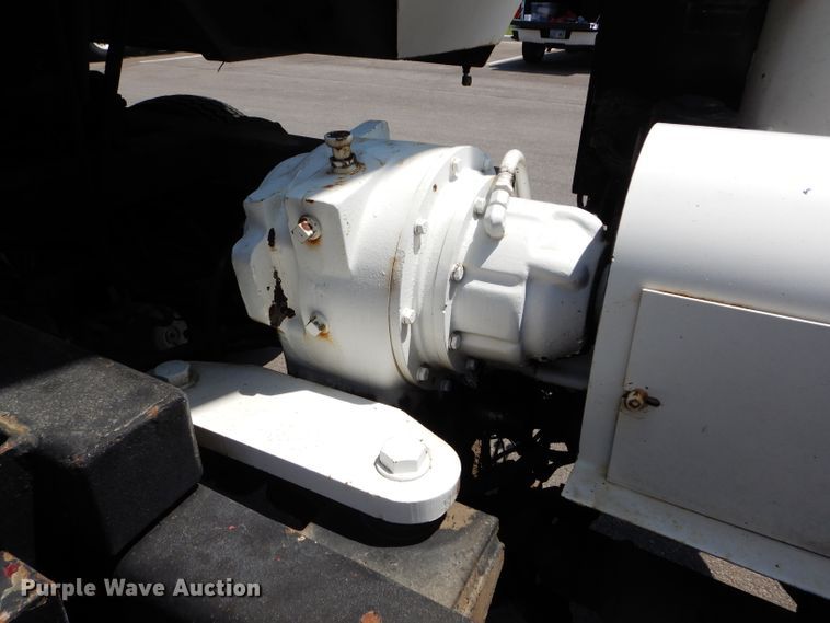 image for item DM4318 1994 Freightliner FLC  vacuum truck