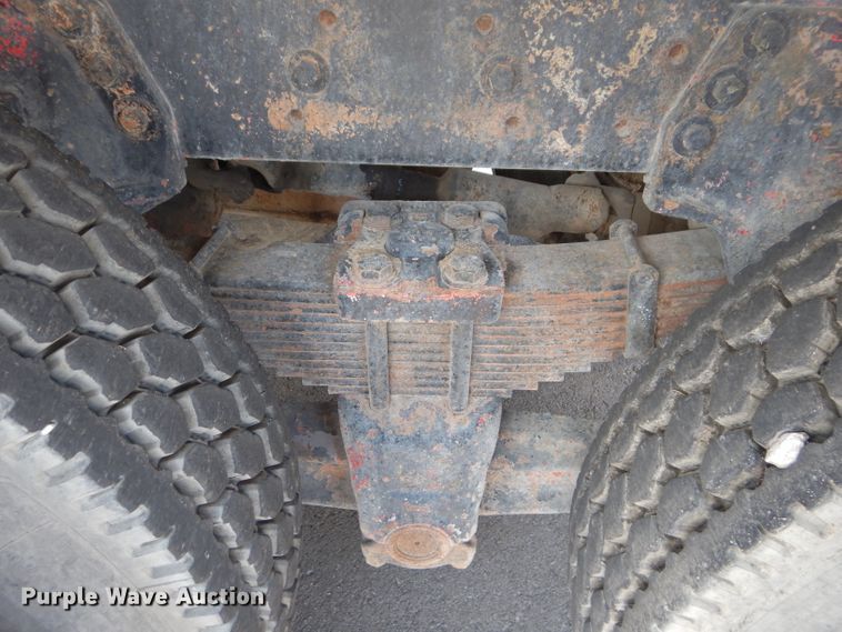 image for item DM4318 1994 Freightliner FLC  vacuum truck