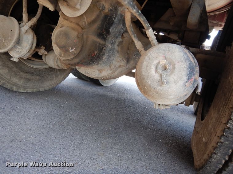 image for item DM4318 1994 Freightliner FLC  vacuum truck