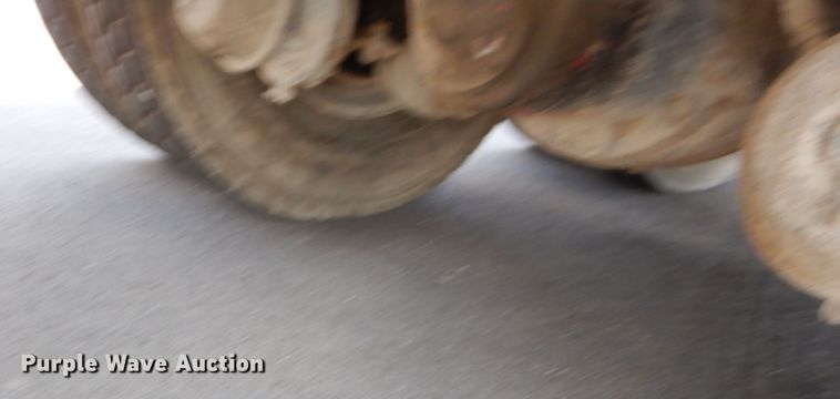 image for item DM4318 1994 Freightliner FLC  vacuum truck