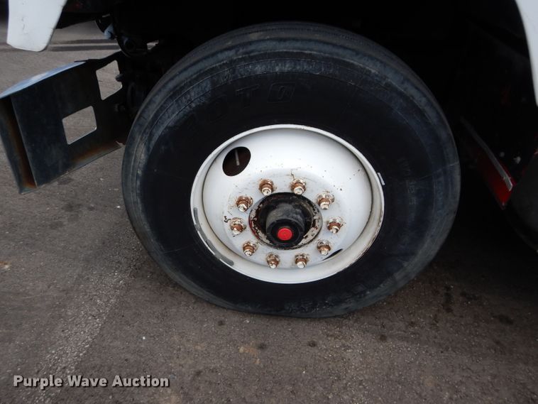 image for item DM4318 1994 Freightliner FLC  vacuum truck