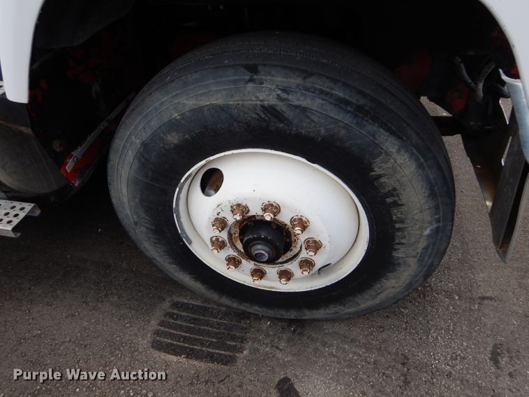 image for item DM4318 1994 Freightliner FLC  vacuum truck