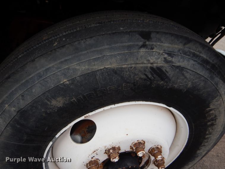 image for item DM4318 1994 Freightliner FLC  vacuum truck