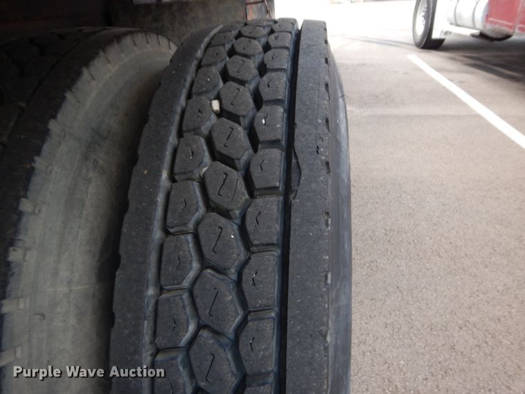 image for item DM4318 1994 Freightliner FLC  vacuum truck