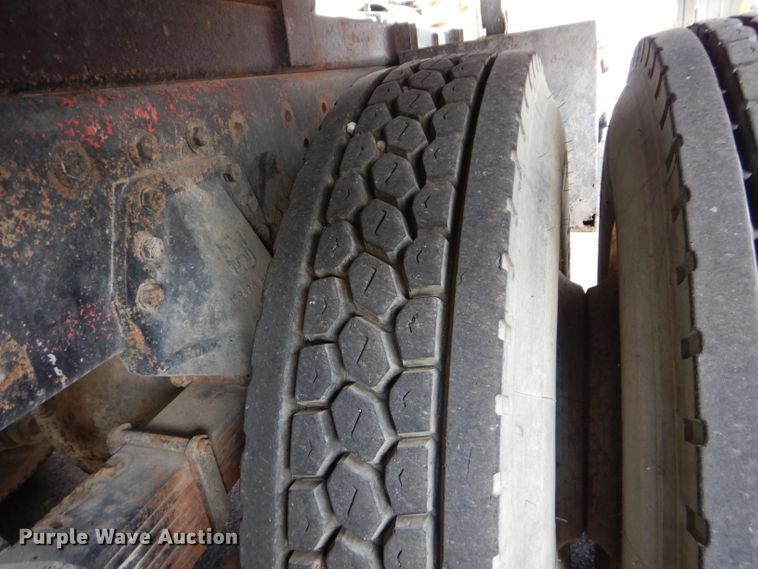 image for item DM4318 1994 Freightliner FLC  vacuum truck