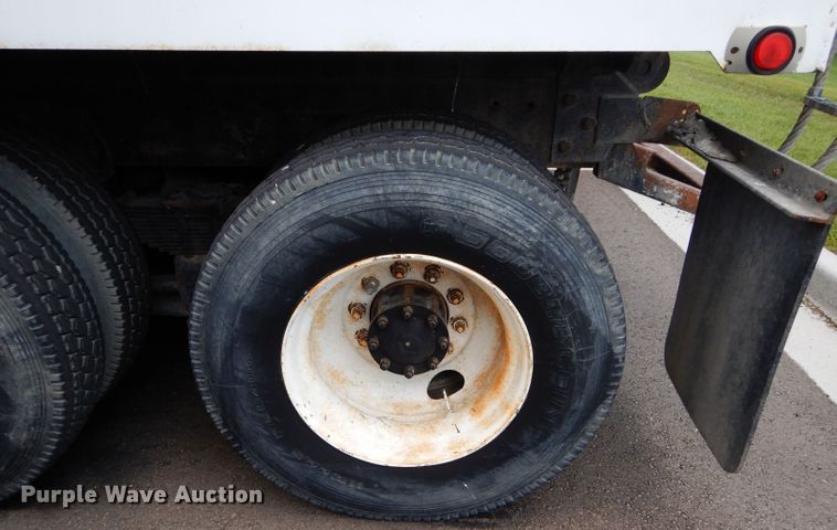 image for item DM4318 1994 Freightliner FLC  vacuum truck