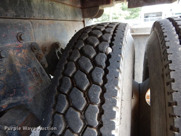 image for item DM4318 1994 Freightliner FLC  vacuum truck