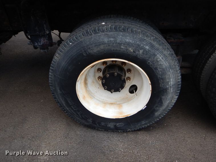 image for item DM4318 1994 Freightliner FLC  vacuum truck