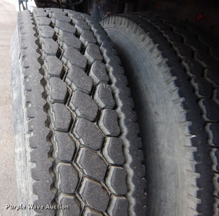 image for item DM4318 1994 Freightliner FLC  vacuum truck