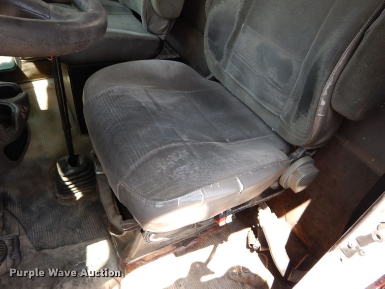 image for item DM4319 2005 Kenworth T800  hydrovac truck