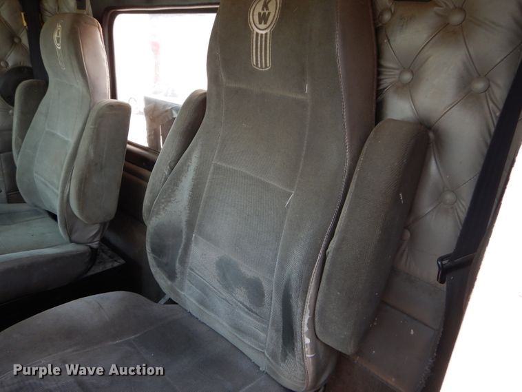 image for item DM4319 2005 Kenworth T800  hydrovac truck