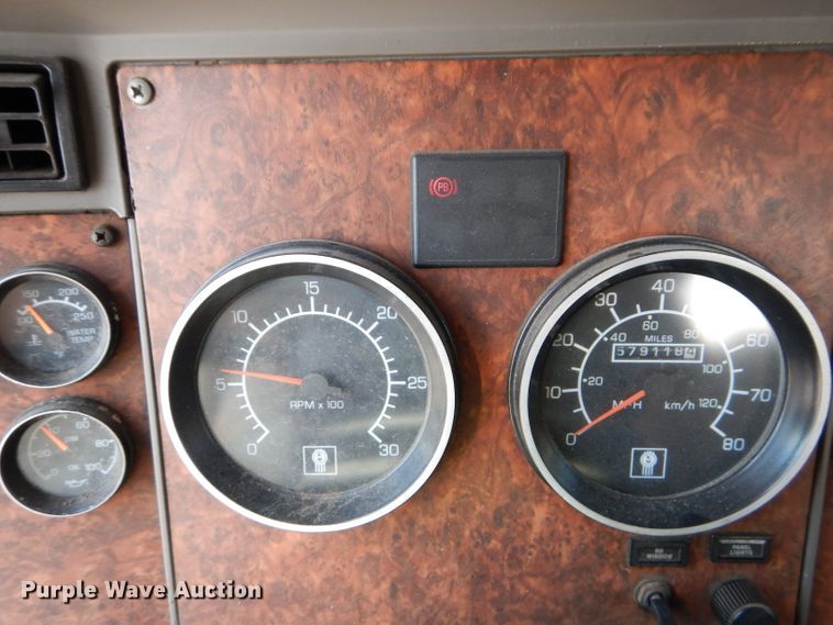 image for item DM4319 2005 Kenworth T800  hydrovac truck