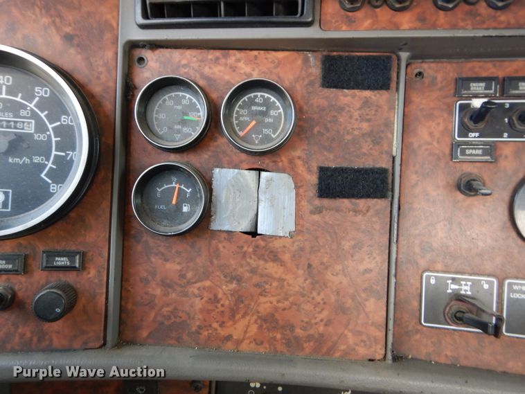 image for item DM4319 2005 Kenworth T800  hydrovac truck