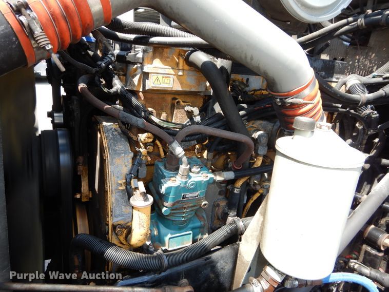 image for item DM4319 2005 Kenworth T800  hydrovac truck