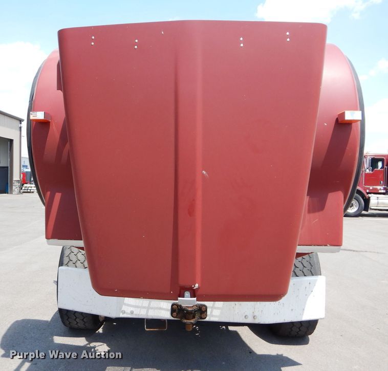 image for item DM4319 2005 Kenworth T800  hydrovac truck