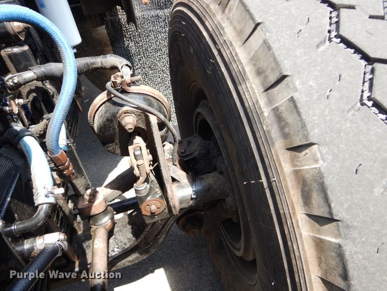 image for item DM4319 2005 Kenworth T800  hydrovac truck