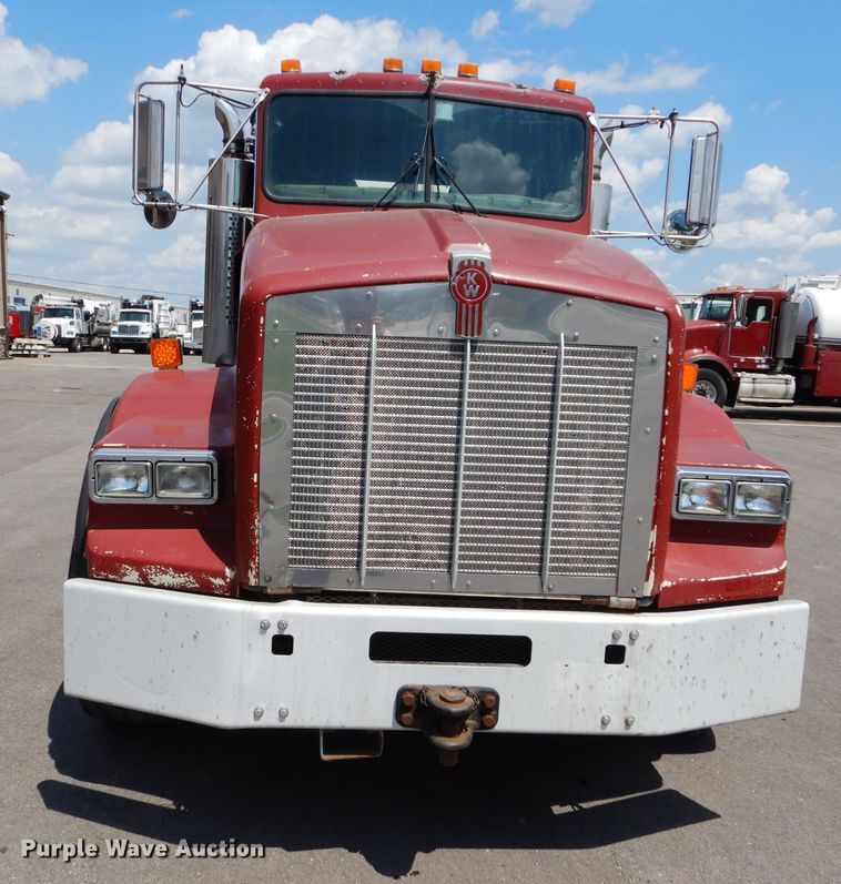 image for item DM4319 2005 Kenworth T800  hydrovac truck