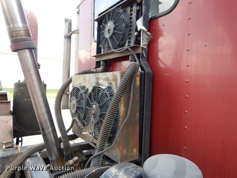 image for item DM4319 2005 Kenworth T800  hydrovac truck