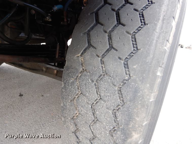 image for item DM4319 2005 Kenworth T800  hydrovac truck