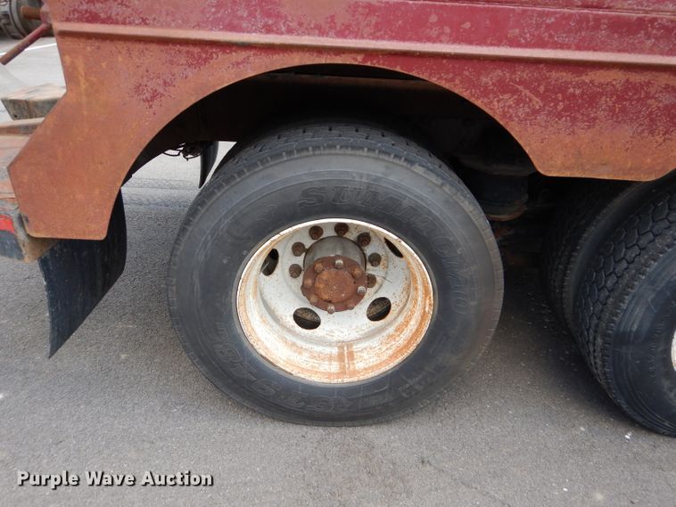 image for item DM4319 2005 Kenworth T800  hydrovac truck