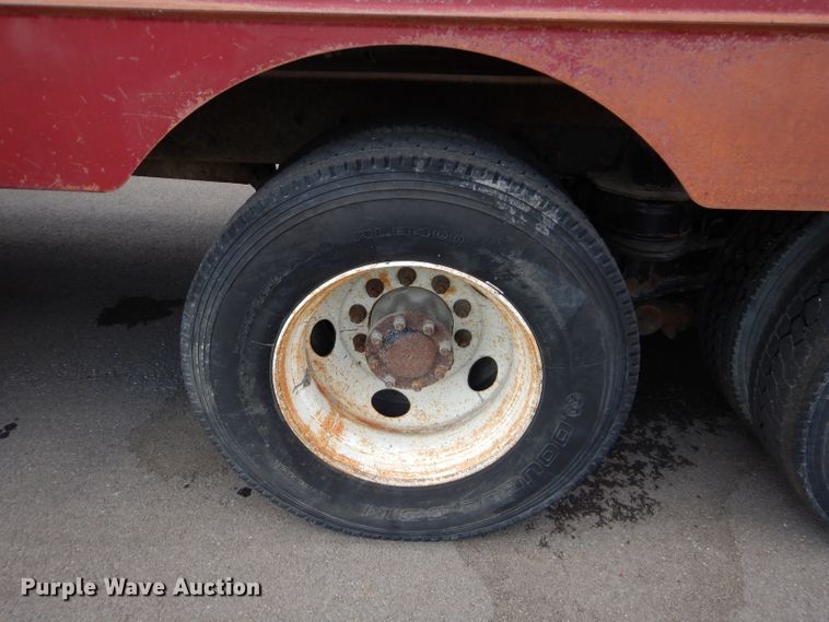 image for item DM4319 2005 Kenworth T800  hydrovac truck