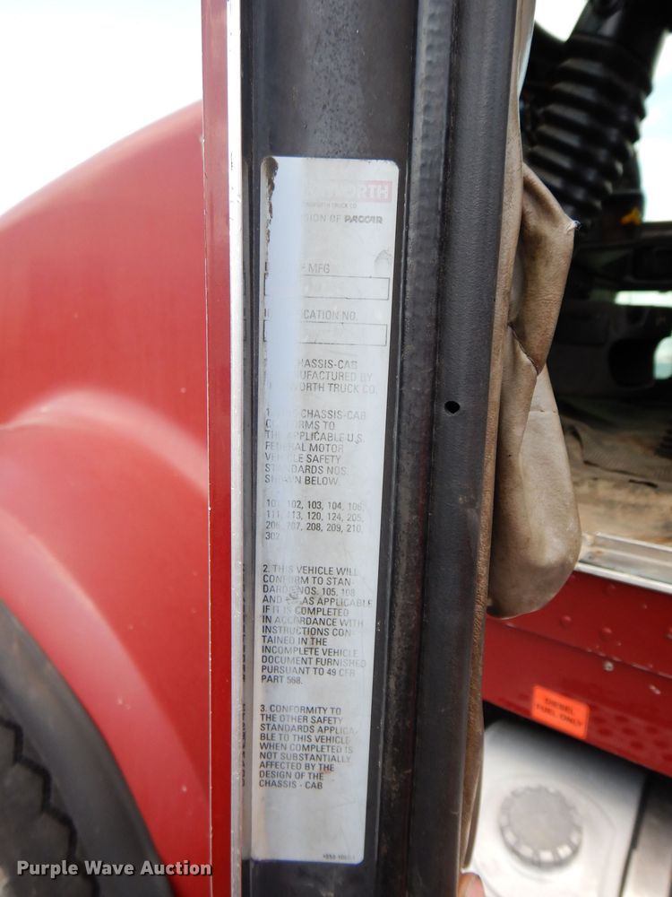 image for item DM4319 2005 Kenworth T800  hydrovac truck