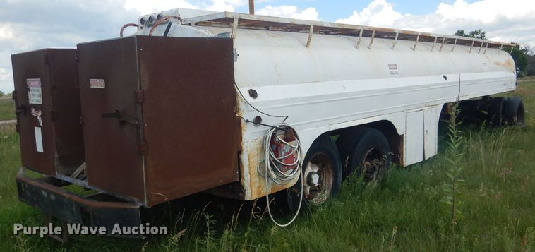 image for item FI9134 Trailmobile  fuel trailer