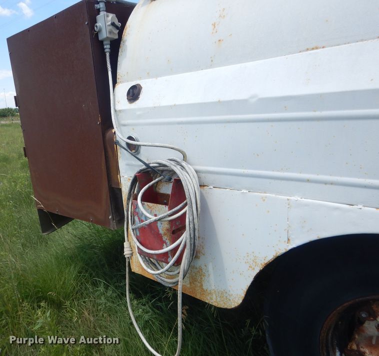 image for item FI9134 Trailmobile  fuel trailer