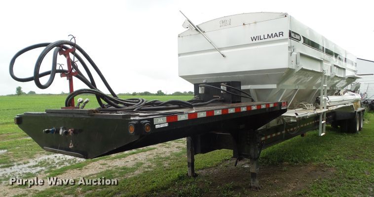 image for item HF9920 2016 Wilmar  fertilizer delivery trailer
