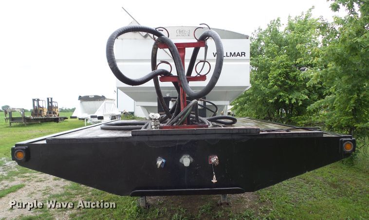 image for item HF9920 2016 Wilmar  fertilizer delivery trailer