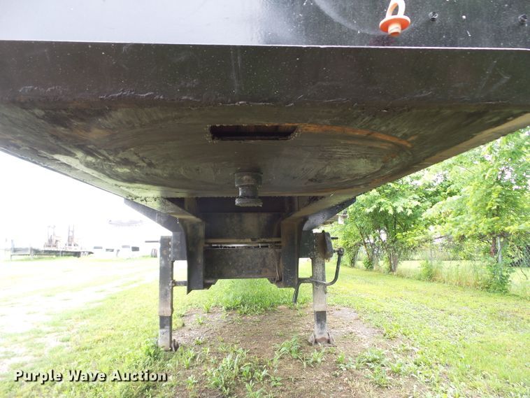 image for item HF9920 2016 Wilmar  fertilizer delivery trailer