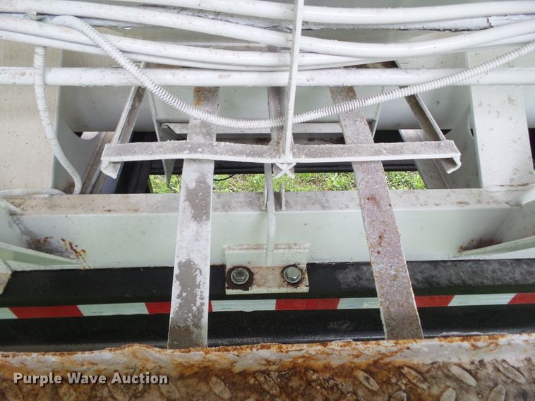 image for item HF9920 2016 Wilmar  fertilizer delivery trailer