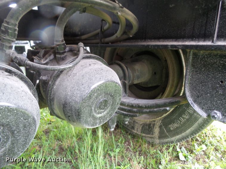 image for item HF9920 2016 Wilmar  fertilizer delivery trailer