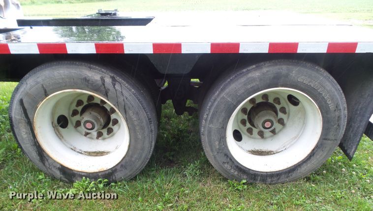 image for item HF9920 2016 Wilmar  fertilizer delivery trailer