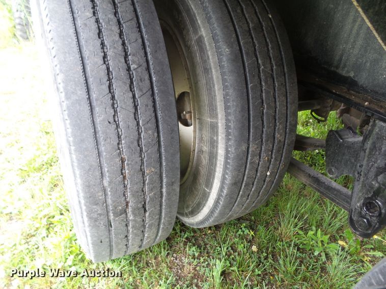 image for item HF9920 2016 Wilmar  fertilizer delivery trailer