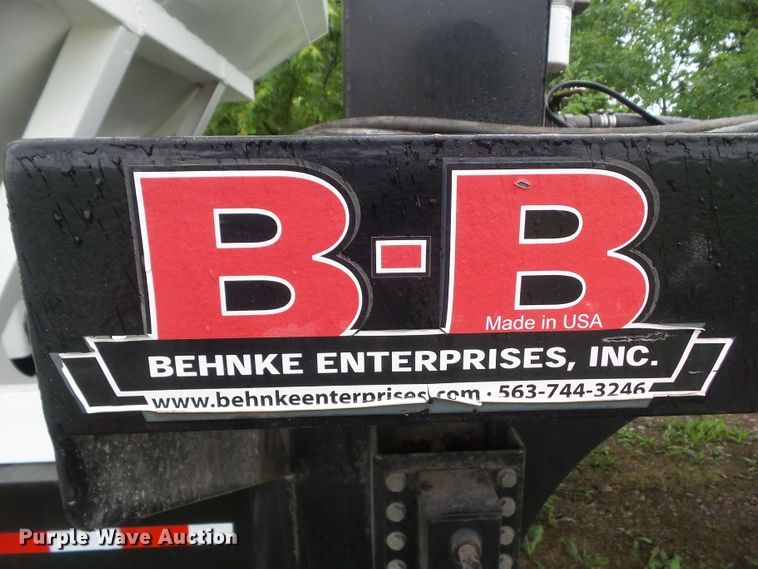 image for item HF9920 2016 Wilmar  fertilizer delivery trailer