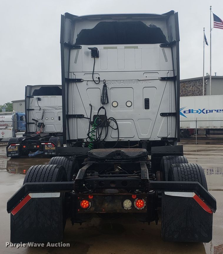 image for item HO9409 2013 International ProStar 122  semi truck