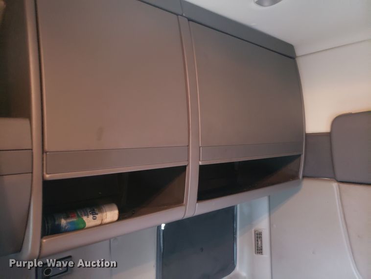 image for item HO9409 2013 International ProStar 122  semi truck