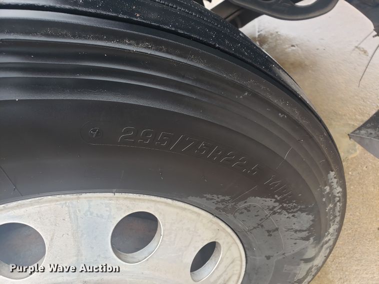 image for item HO9409 2013 International ProStar 122  semi truck